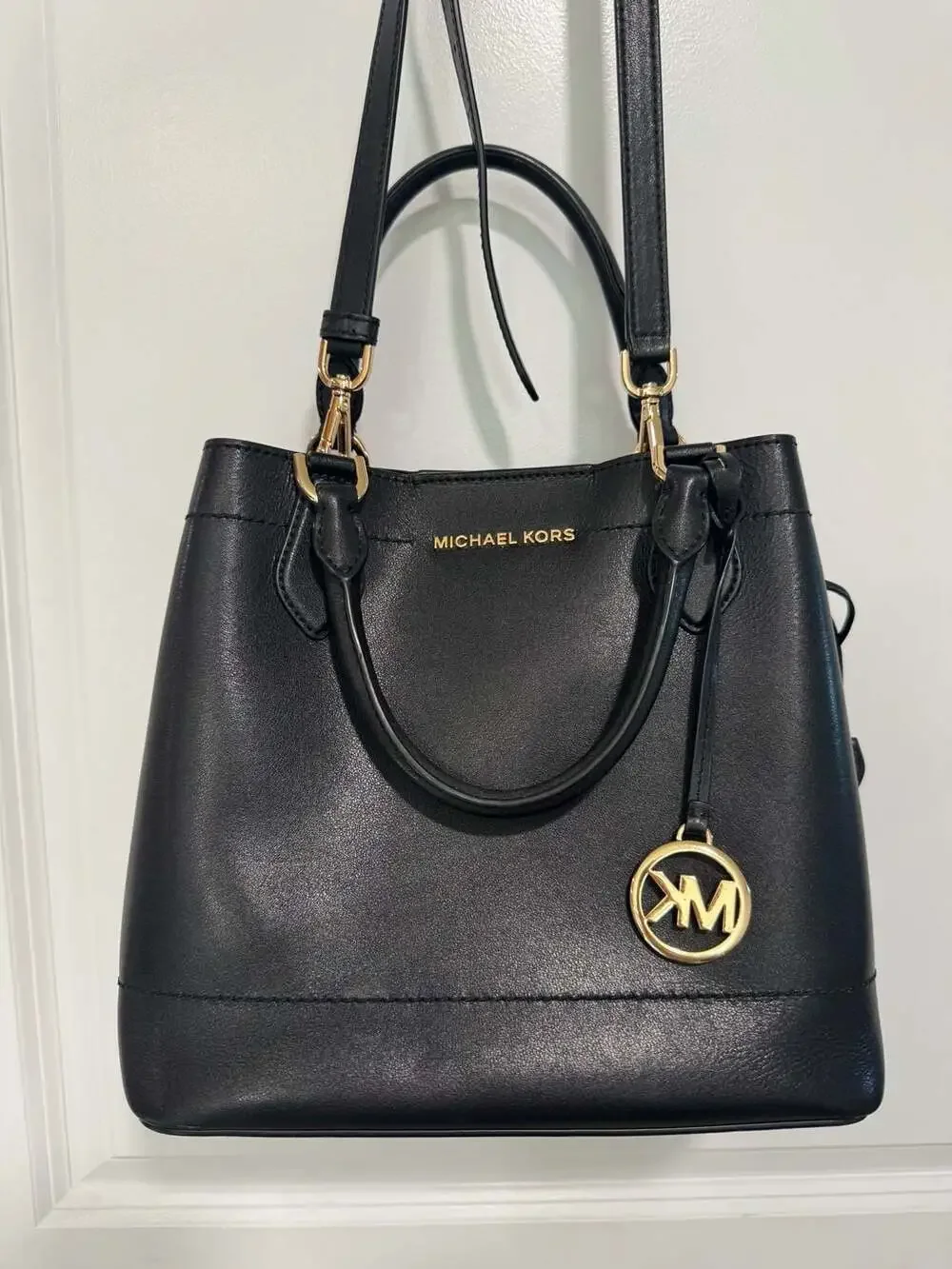Michael Kors Eden Large Drawstring Grab Bag in Black Leather